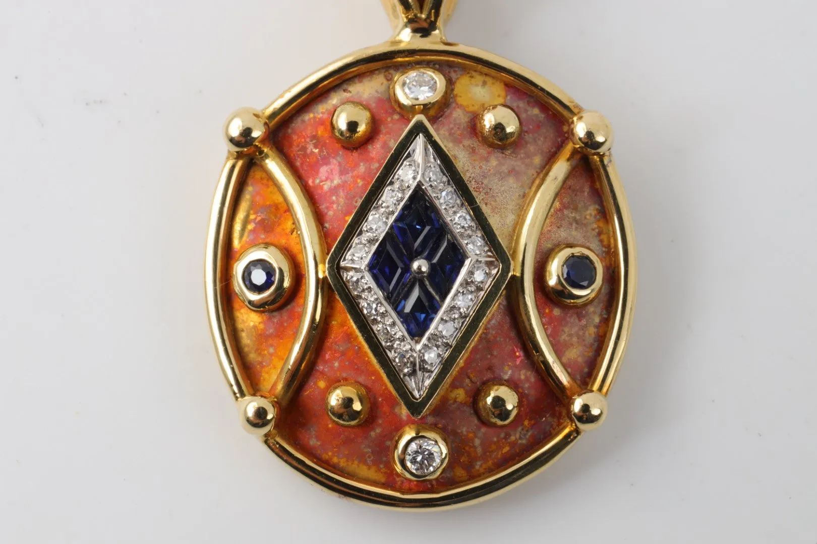 18k Yellow Gold Pendant with 0.28tcw Diamonds and 0.92tcw Sapphires (22.18g.)