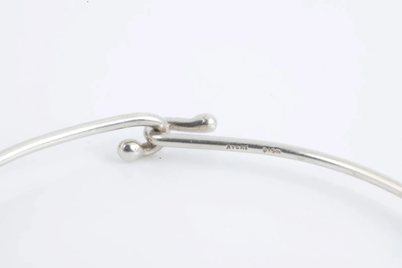 6.5" James Avery 925 Silver Hook-on Bangle Bracelet w/ Open Dove Charm (5.18g.)