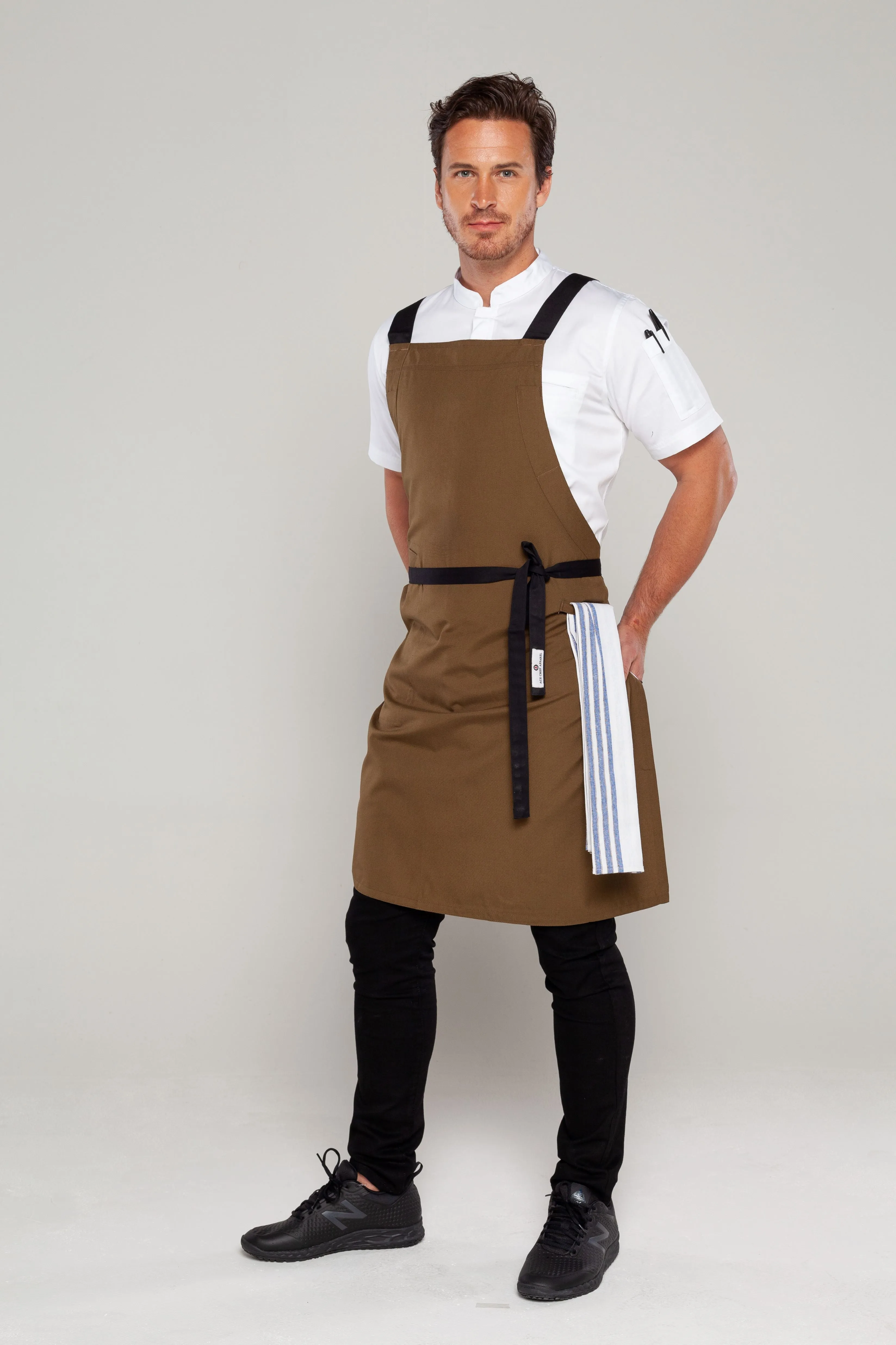 BYRON Crossover Chef apron Olive Green with black straps