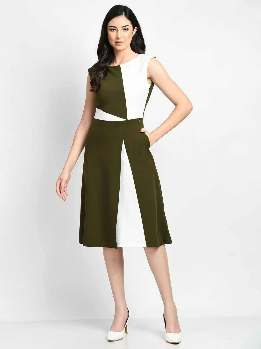 Exude Elegance Colour Blocked A-line Wrap Dress (Olive   White)