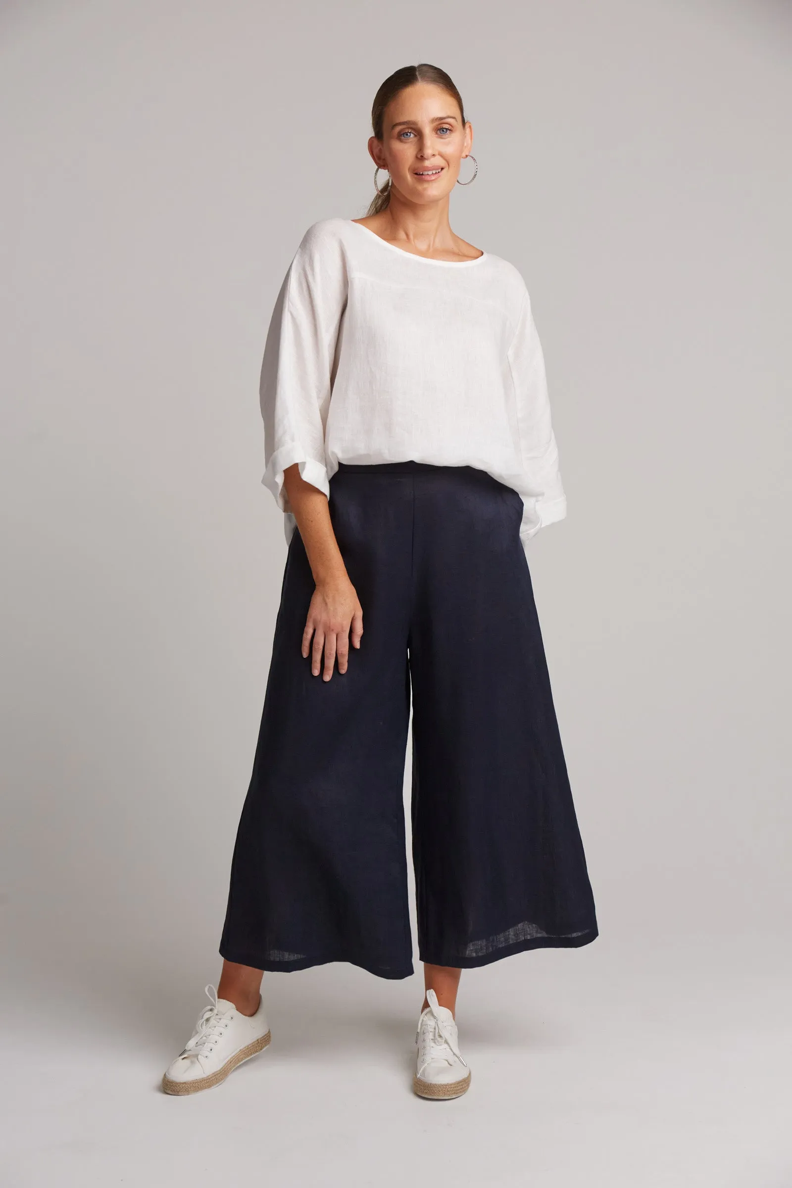 Studio Crop Linen Pant - Navy