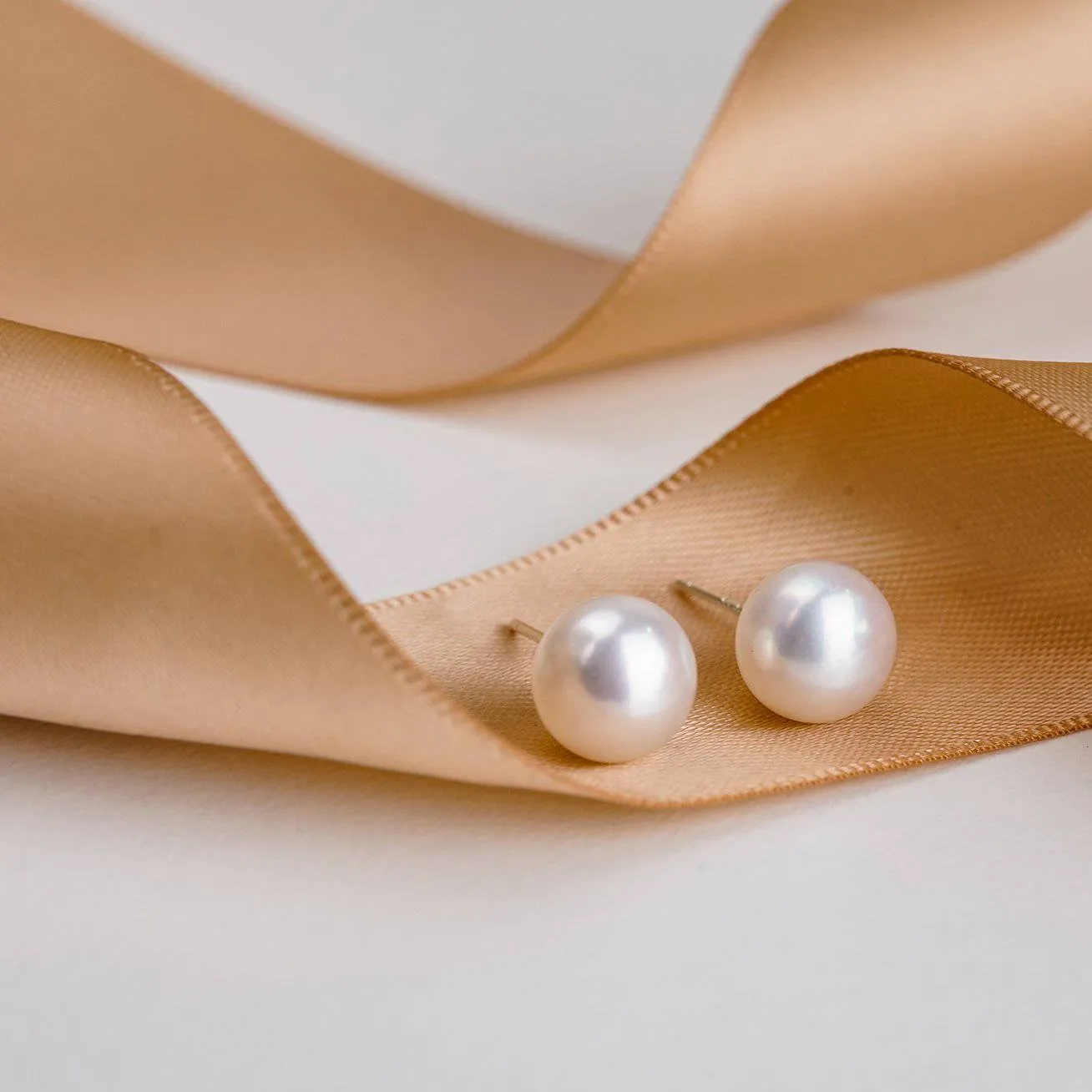 Top Grade Freshwater Semi Round Pearl Stud Earrings WE00239